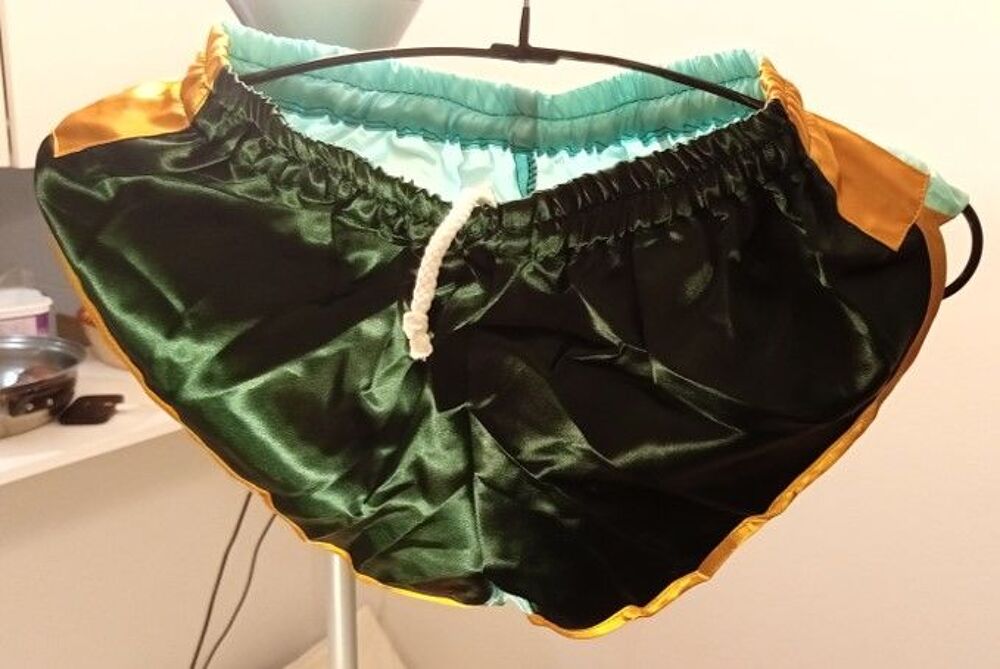 Short Nylon satin Vintage vert fonc&eacute;/vert clair Size S/L 40 Vêtements