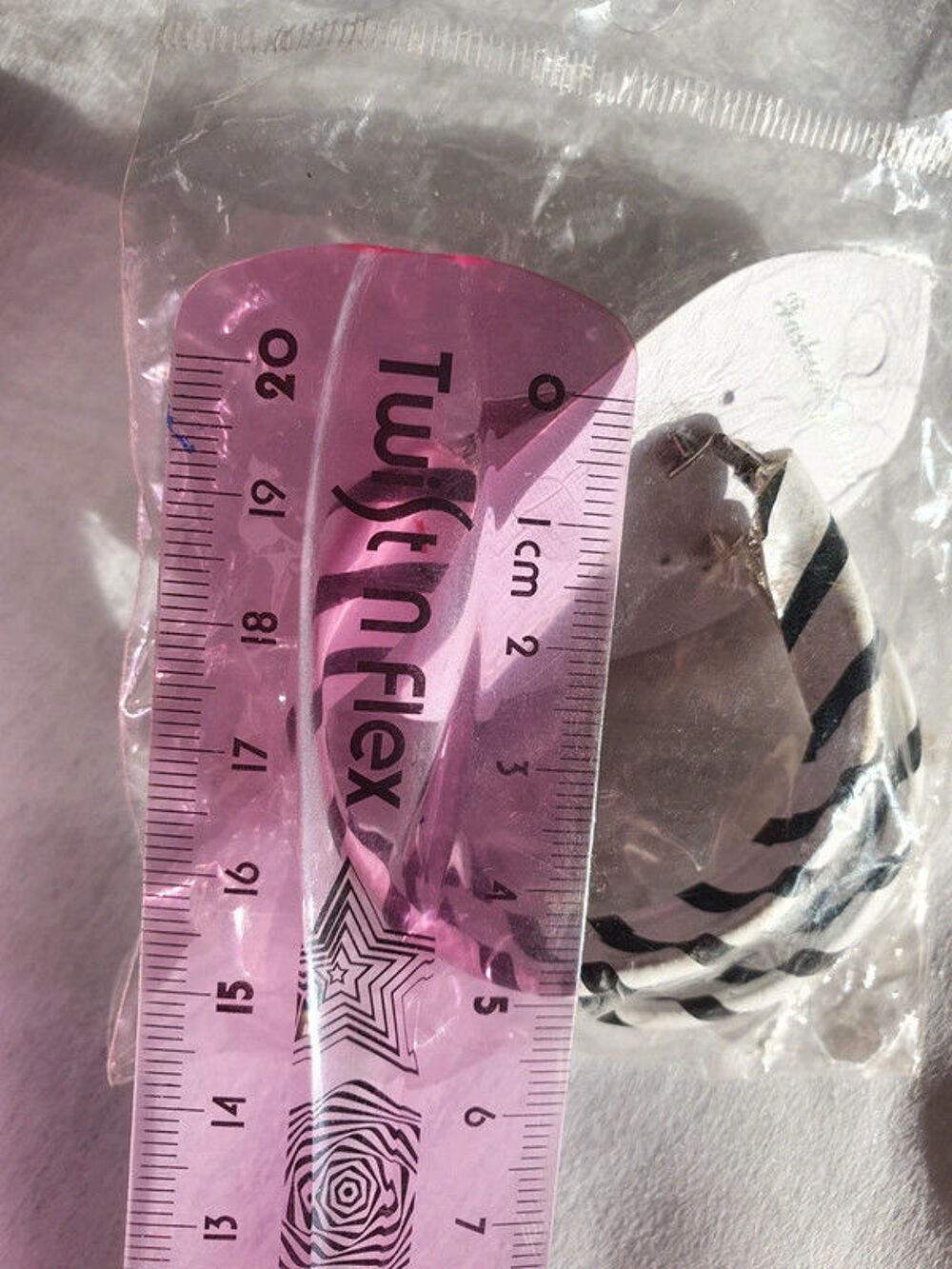 boucles d'oreille anneaux - noir et blanc
Bijoux et montres