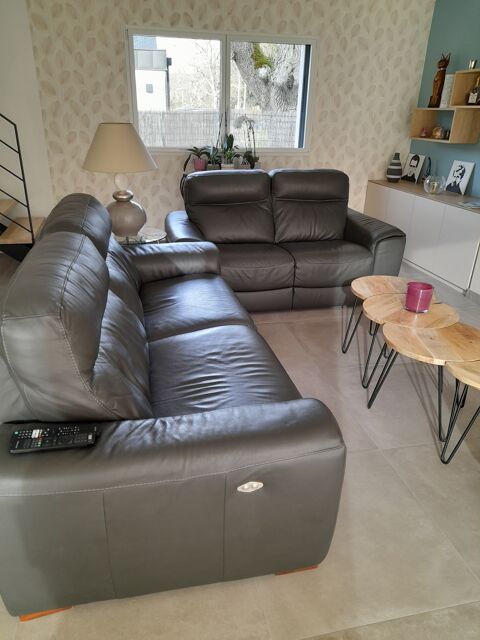 2 canap�s  MaxDivani cuir anthracite pleine fleur. 950 Sarzeau (56)