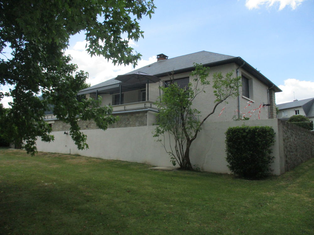 Vente Maison MORVAN / CHÂTEAU-CHINON - MAISON DE QUALITE AVEC GARAGE ET BEAU JARDIN Château-chinon ville