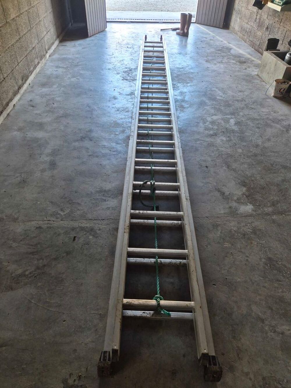 Grande &eacute;chelle professionnelle en allu Bricolage