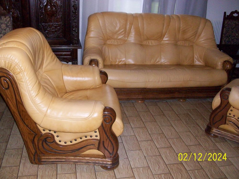 canap&eacute; cuir plus 2 fauteuils Meubles