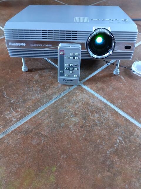 Vido projecteur. 230 La Tombe (77)