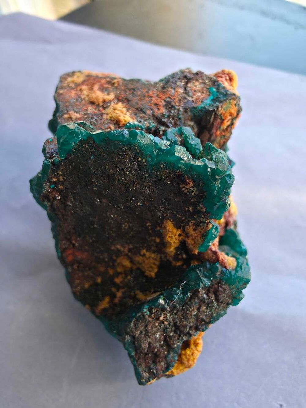 Dioptase sur Gangue Naturelle-Katanga, RDC(134g) 