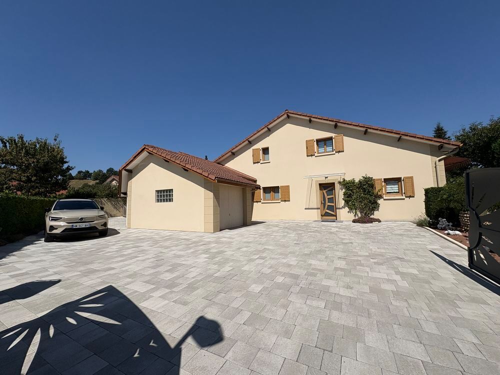 Vente Maison Villa 169m2 piscine et garage au c?ur de St Jean de Bournay Saint-jean-de-bournay