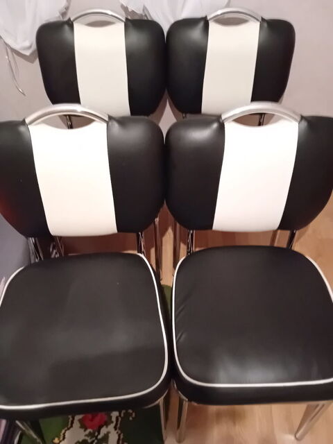 Chaises 90 L'Huisserie (53)