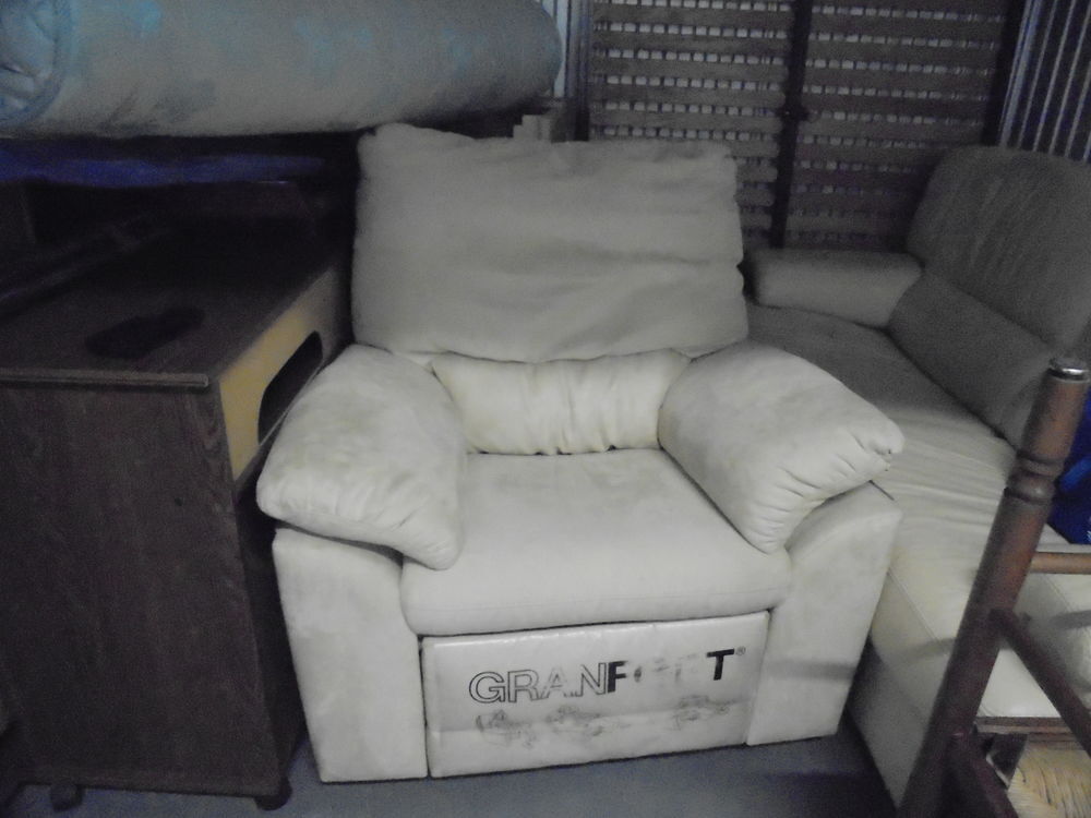 fauteuil couleur mastic clair Meubles
