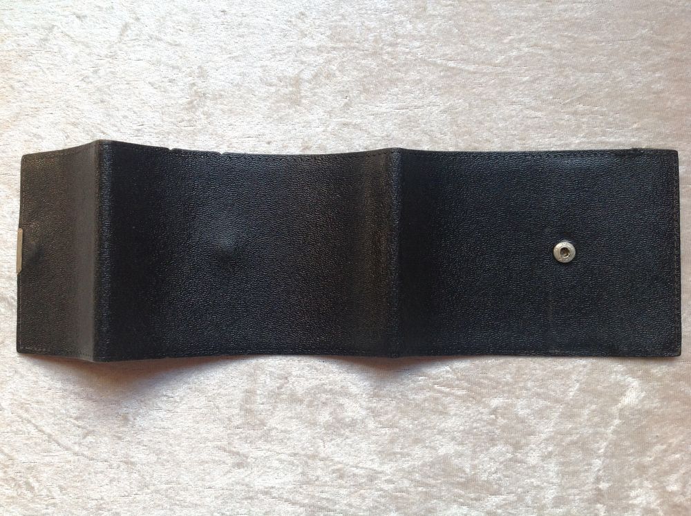 PORTE CH&Eacute;QUIER EN CUIR NOIR Envoi Possible
Maroquinerie