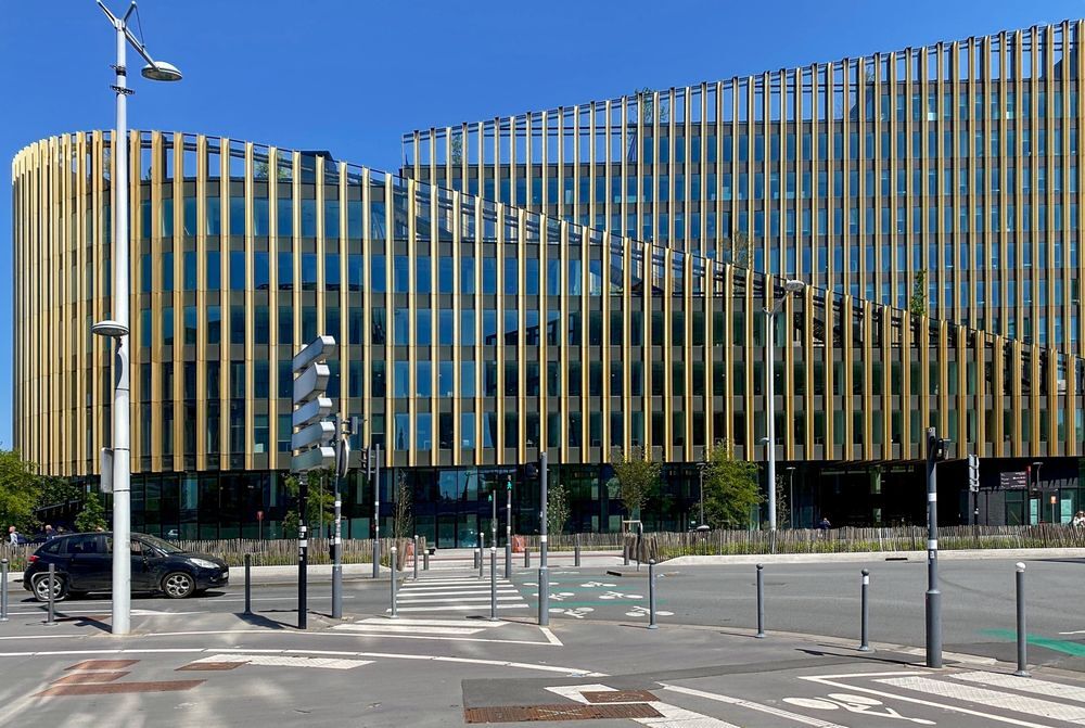   Un bureau privé entièrement équipé pour vous et votre équipe à Spaces Shake Building Lille