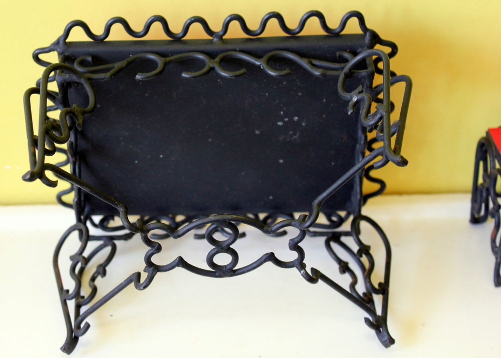 Mobilier fer forg&eacute; et formica pour poup&eacute;e mannequin 50-60 Jeux / jouets