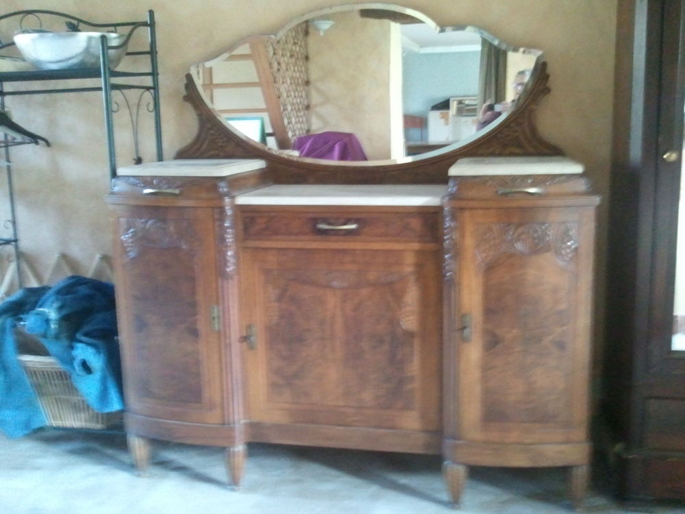 Buffet 1930 en noyer : 3 portes + miroir dessus pierre Meubles