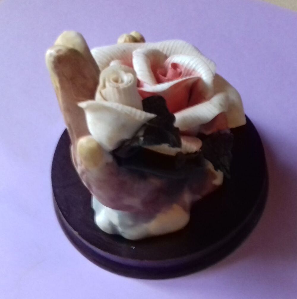 ROSES COULEUR en PORCELAINE BISCUIT 