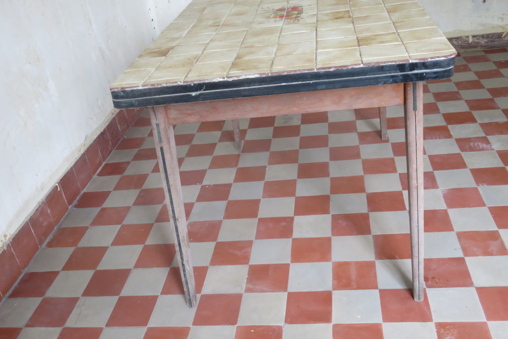 table carrel&eacute;e Meubles