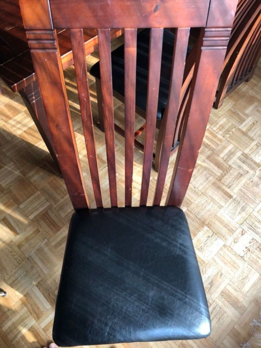 Table et chaises de salle &agrave; manger Meubles