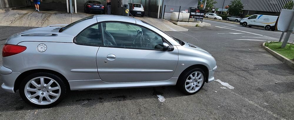 206 CC 2.0i 16V 2002 occasion 06000 Nice