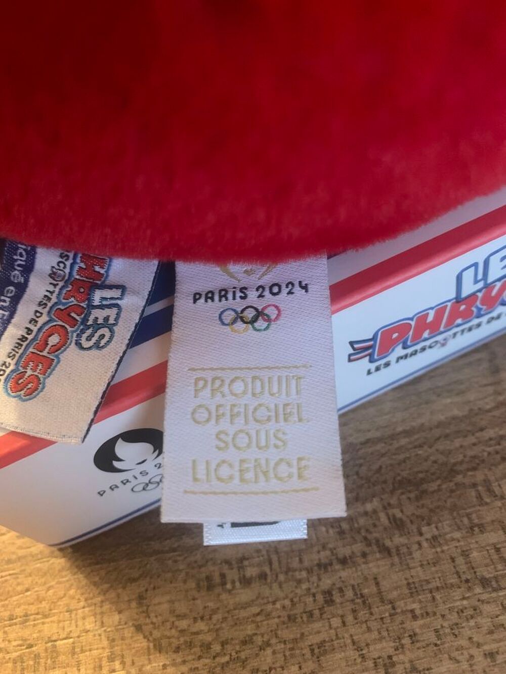 Peluche JO Paris 2024 " Les Phryges " 