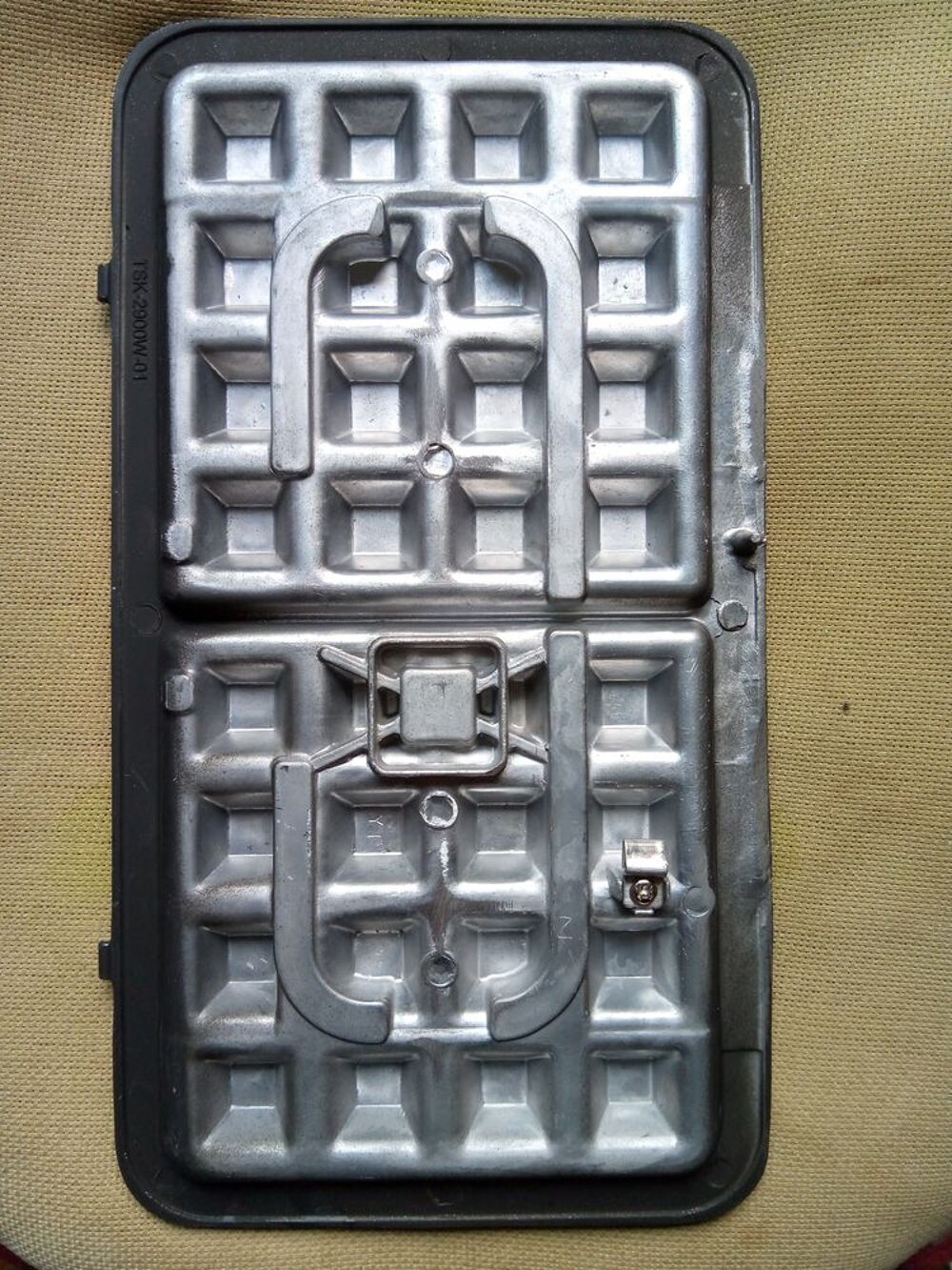 1 plaque pour gaufrier Domo Electrom�nager