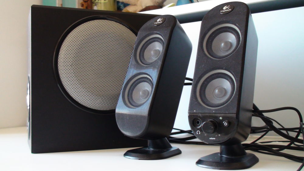 Enceintes Logitech X-230 Matériel informatique
