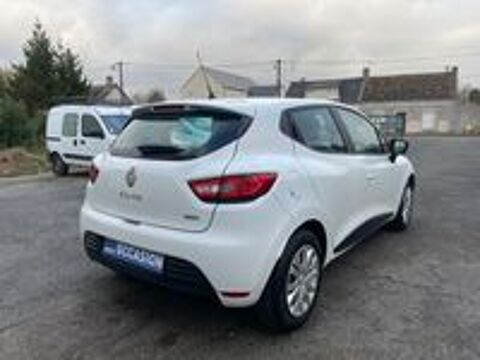 Clio IV CLIO SOCIETE DCI 90 ENERGY ECO2 82G AIR MEDIANAV 2017 occasion 45380 Chaingy