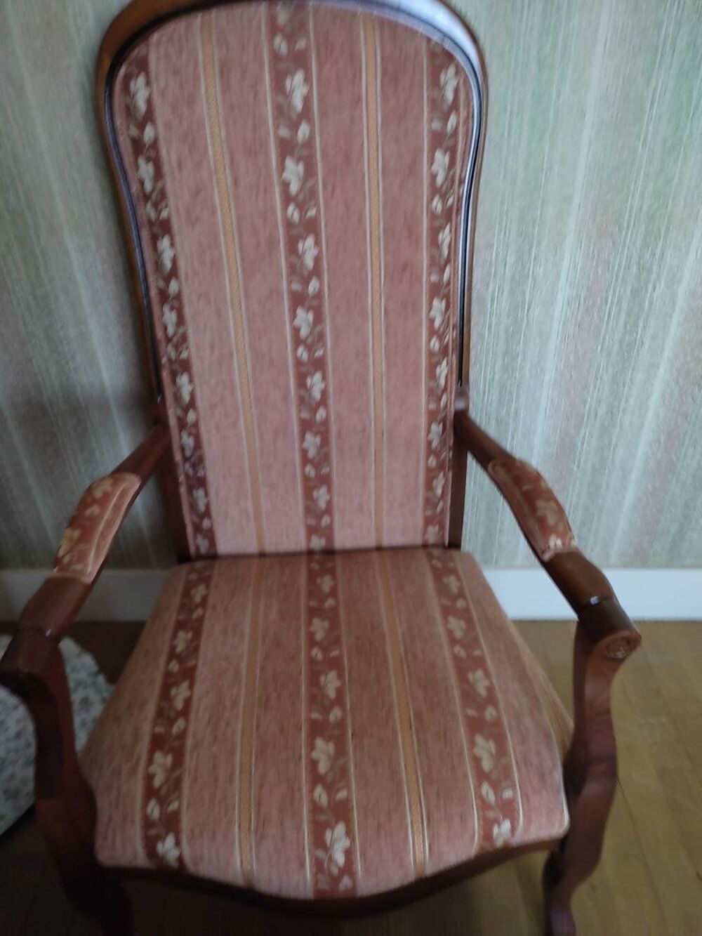 fauteuil voltaire bois massif +repose pieds assortie Meubles