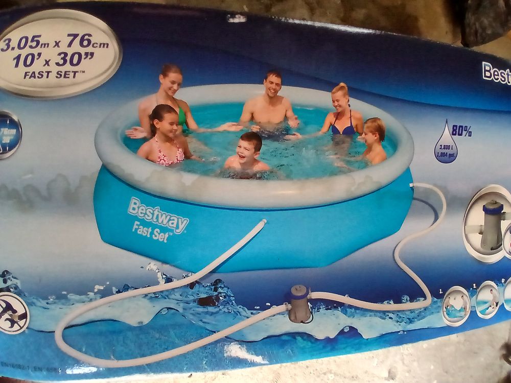 piscine &eacute;t&eacute; enfants Jardin
