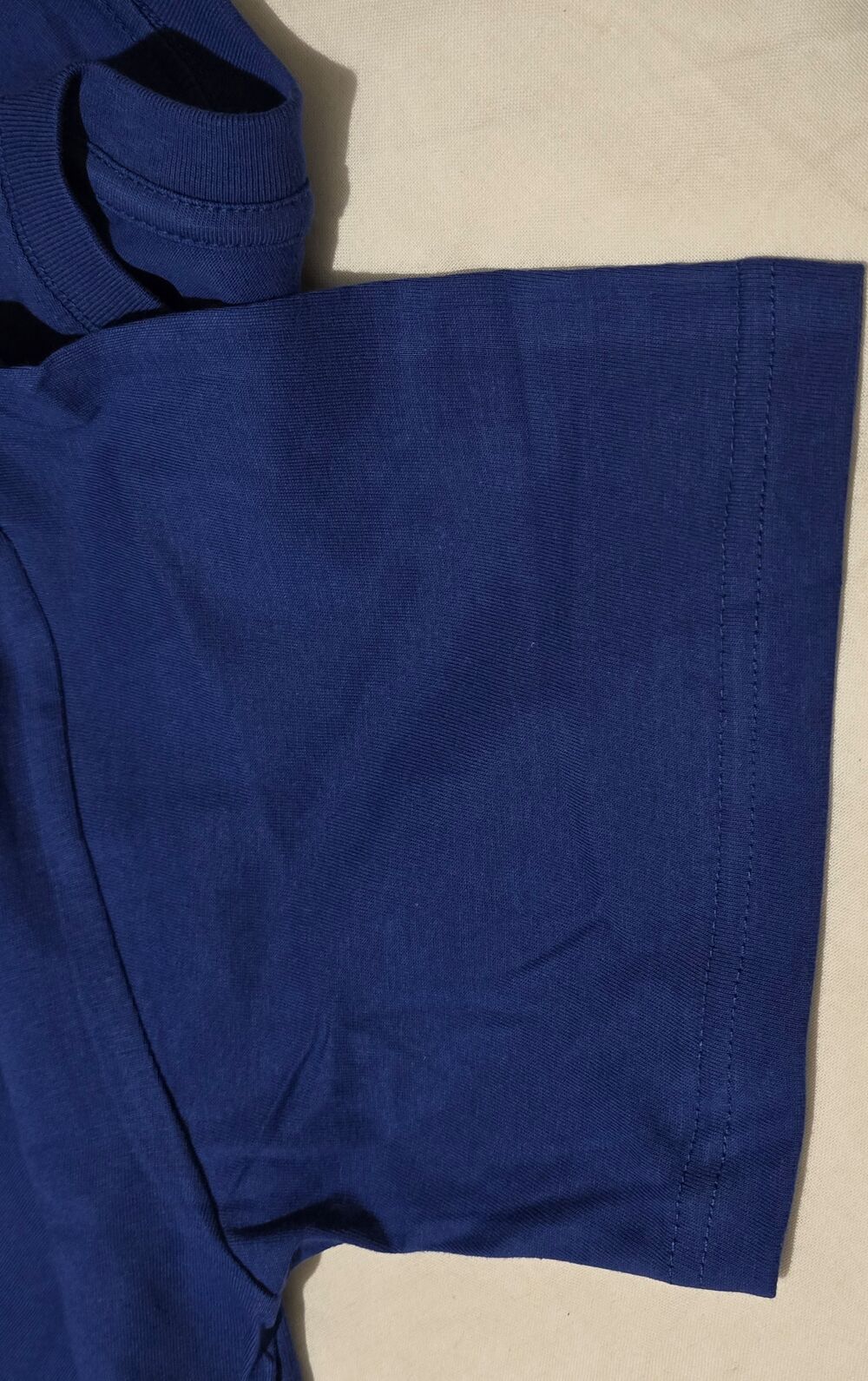 T-shirt bleu avec motif taille L Vêtements