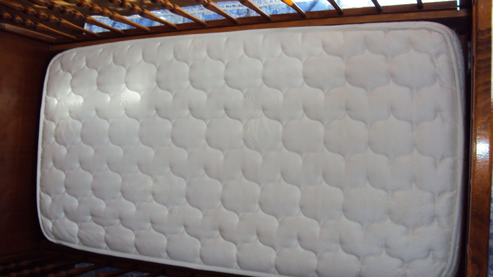 LIT BEBE BOIS AVEC MMATELAS Mobilier enfants