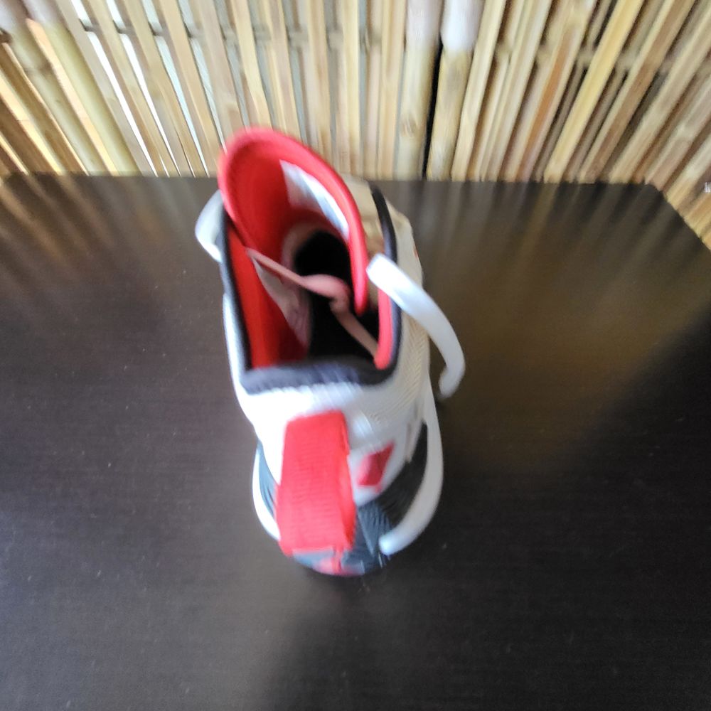 Baskets Nike Jordan Stay Loyal 2 T.39 blanches Tr&egrave;s bon &eacute;tat Chaussures