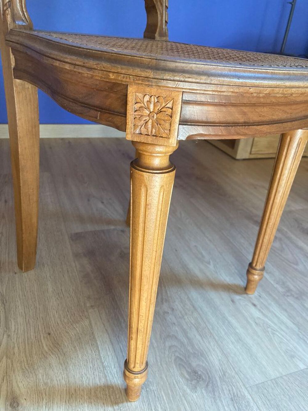 Chaises en noyer style LOUIS XVI Meubles