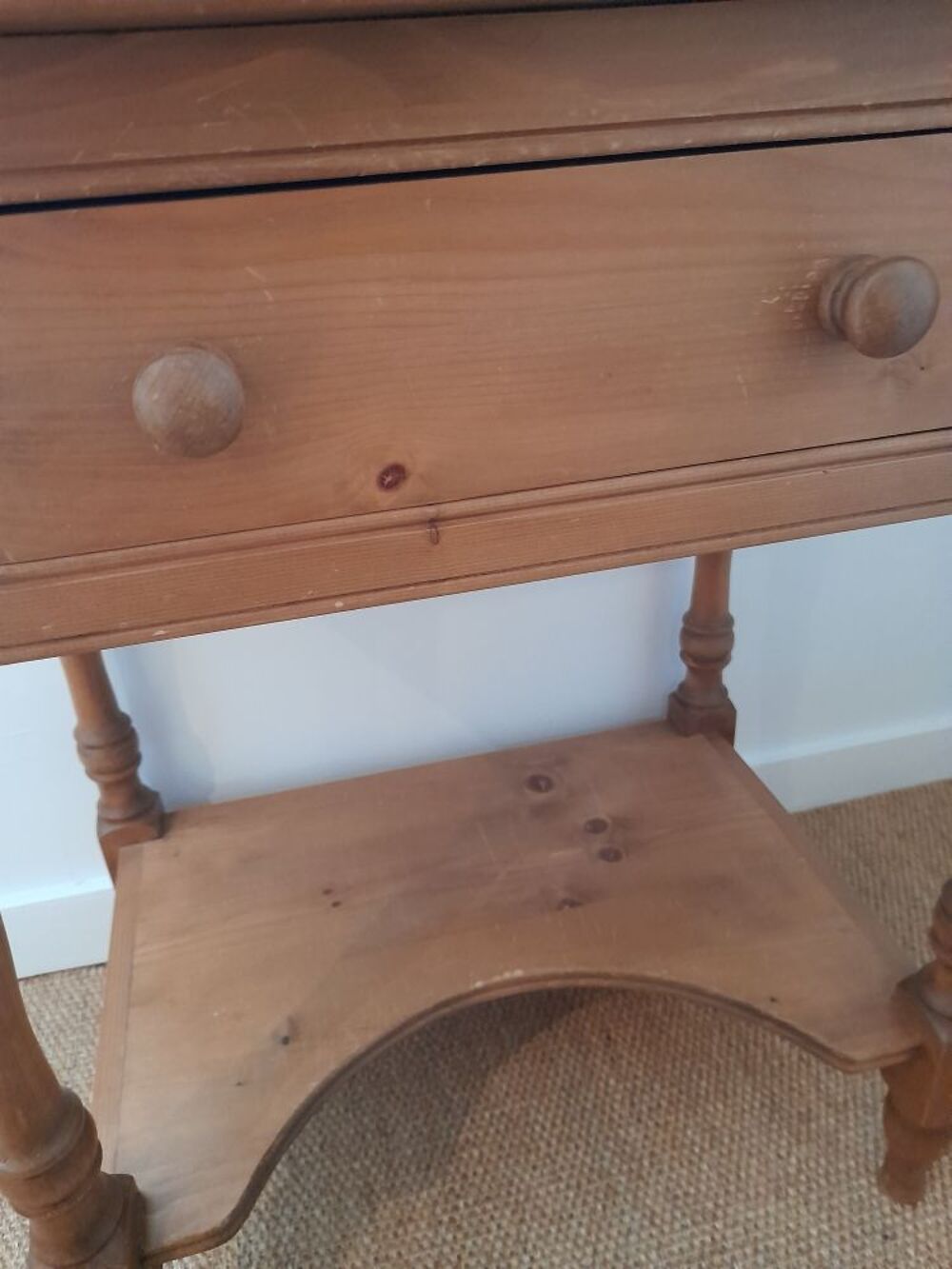 petite commode un tiroir et une &eacute;tag&egrave;re Meubles