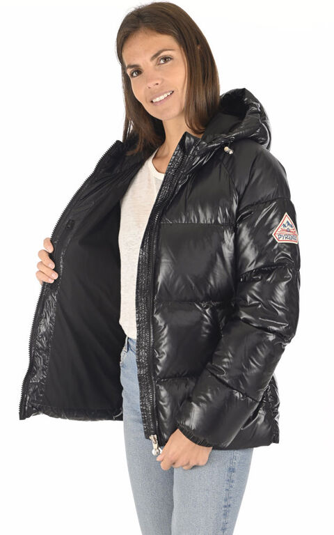 bonjour je une doudoune pyrenex 250 euro trs bonne ta 250 Poitiers (86)