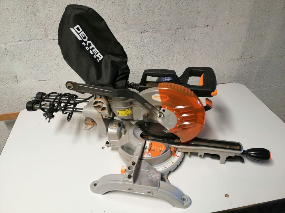 scie &agrave; onglets Dexter Bricolage