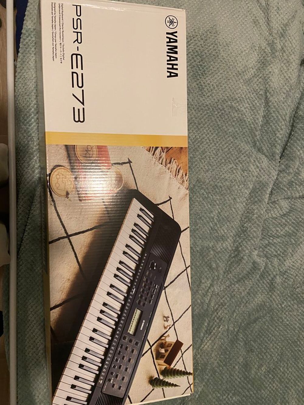 piano Yamaha PSR-E273 Instruments de musique