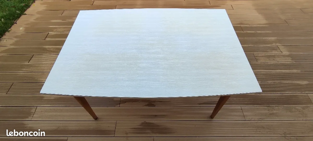 TABLE SALLE A MANGER EN FORMICA Meubles