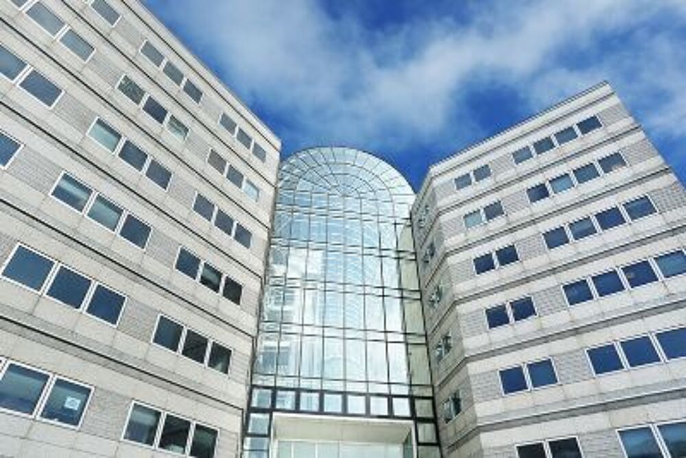   Accs tout inclus  des espaces de bureau professionnels pour 1 personne  Paris Roissy Airport HQ  