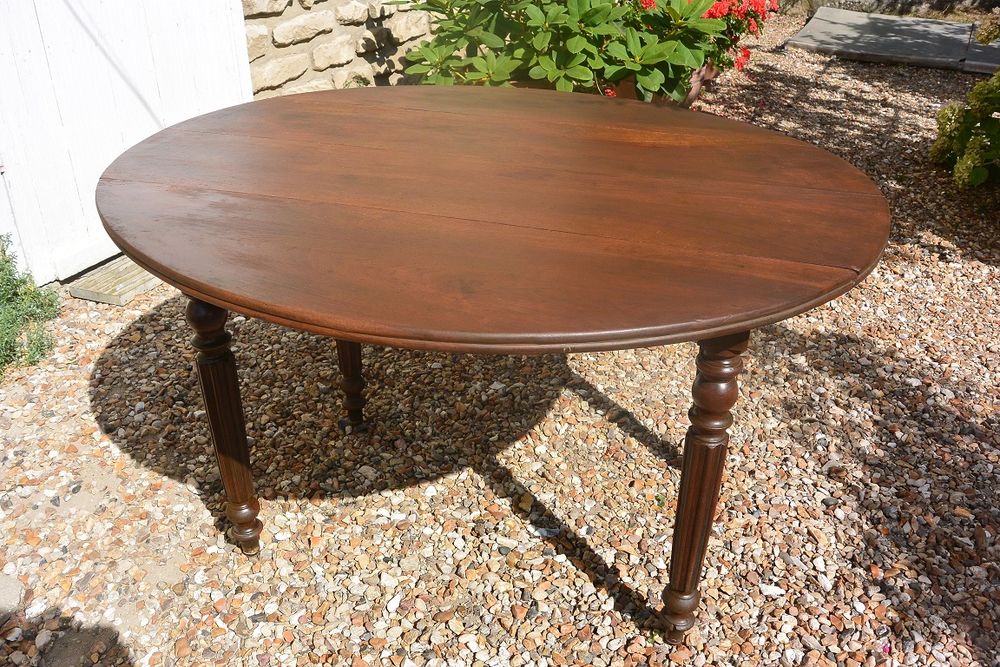 Table ronde en noyer &agrave; abattants Epoque Louis-Philippe XIX Meubles
