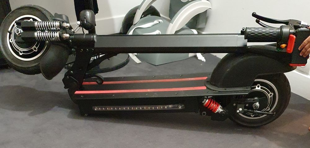 trottinette &eacute;lectrique Sports