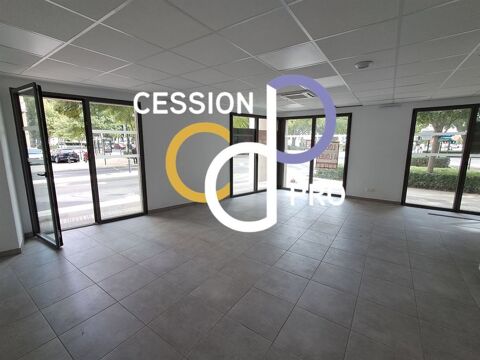 LOCAL COMMERCIAL D'ANGLE NEUF A LOUER SUR J. JAURES A NIMES AVEC PARKING PRIVE ET EXCELLENTE VISIBIL 1560 30000 Nimes