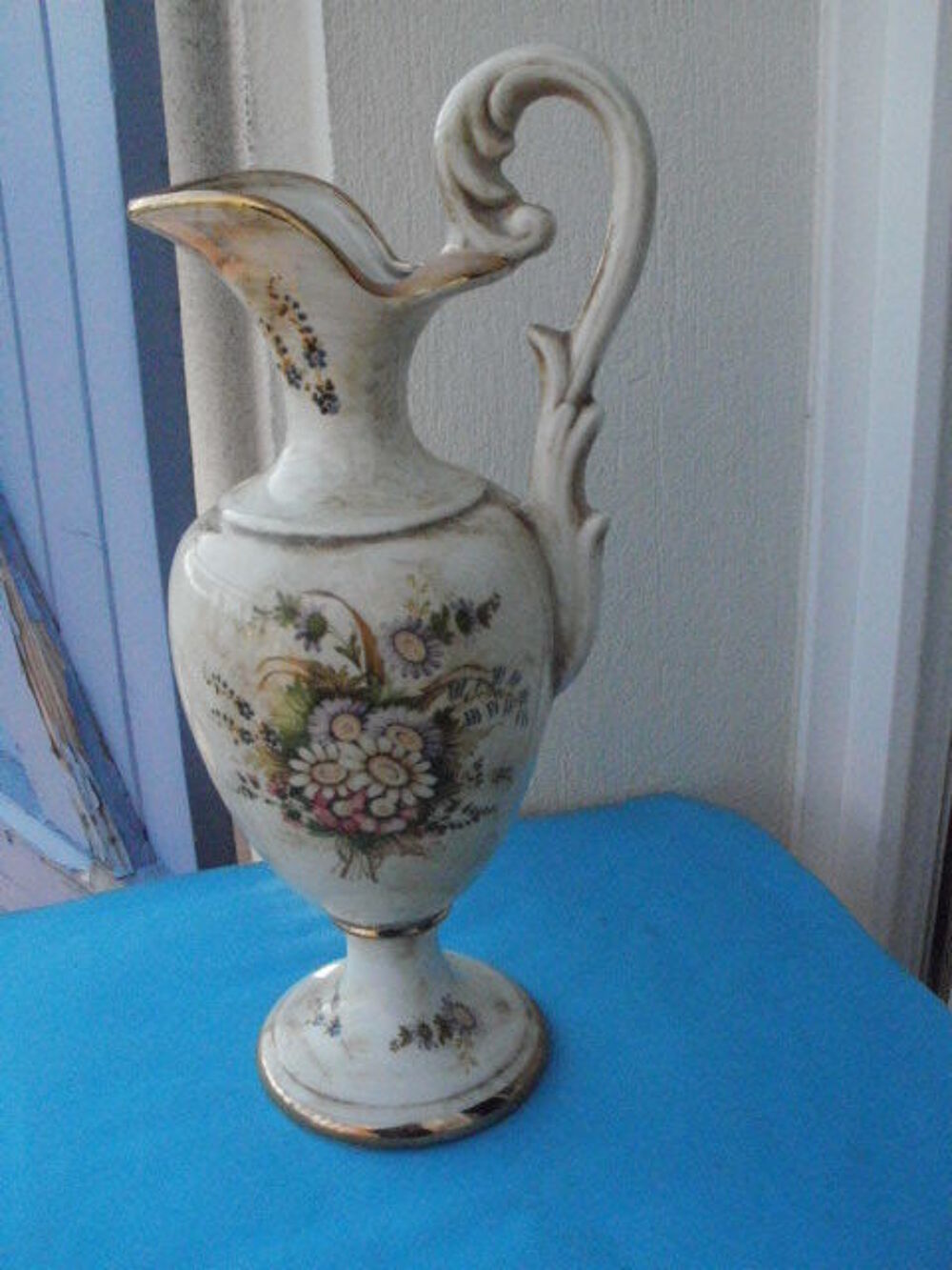 Aiguiere porcelaine italienne LE TORRI Hauteur 37.5 cm Décoration