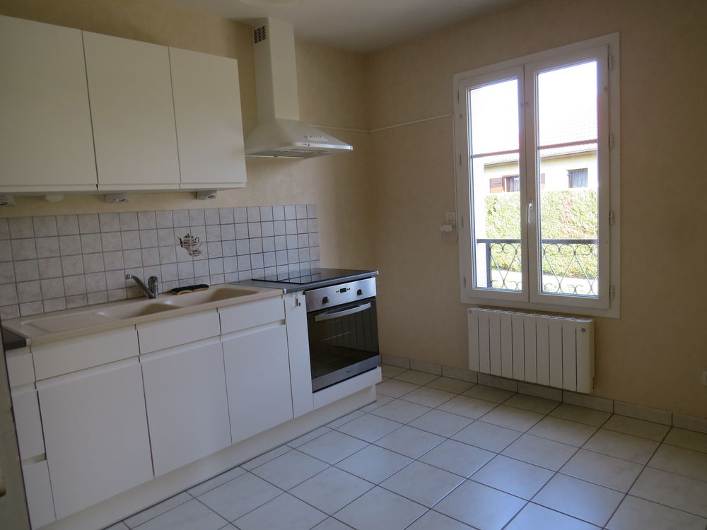 Location Appartement Appt. T4 79 m2 + garage 41 m2 Rosières Près Troyes Troyes