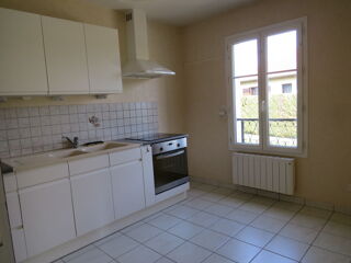 Location Appartement Appt. T4 79 m2 + garage 41 m2 Rosières Près Troyes Troyes