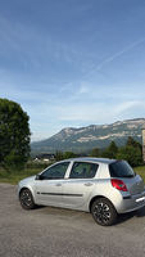 Clio III Clio 1.5 dCi 85 Confort Dynamique 2008 occasion 73000 Chamb&eacute;ry