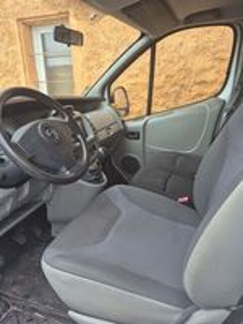 Vivaro VIVARO CA 2700 C1 2.0 CDTI 90 PACK CLIM 2007 occasion 12100 Millau