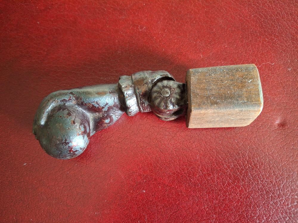 Heurtoir de porte en fonte de fer XIX&egrave; si&egrave;cle ou avant Décoration