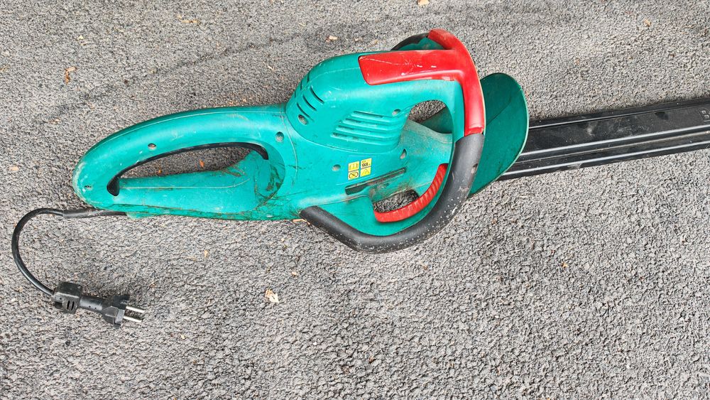 taille haie bosch Jardin