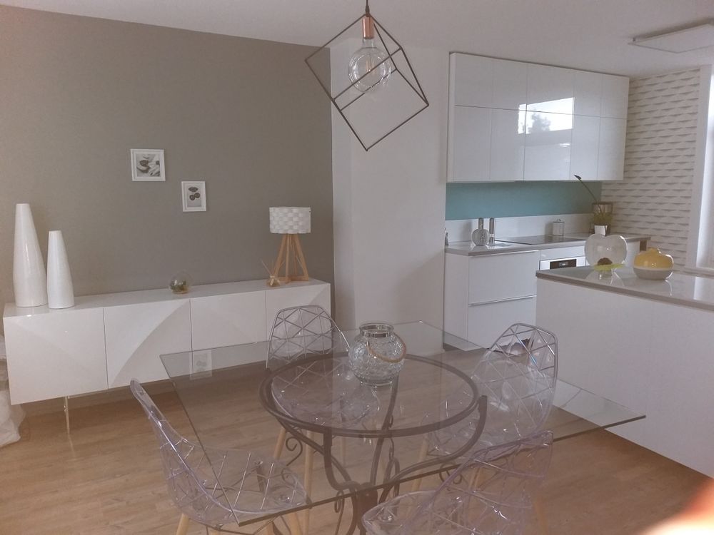 , plateau de table en verre tremp&eacute; 130x130 Meubles