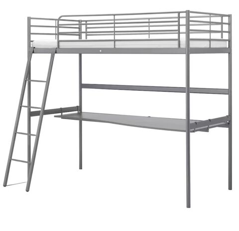 Lit Svarta Ikea avec bureau et matelas 100 Carrires-sur-Seine (78)