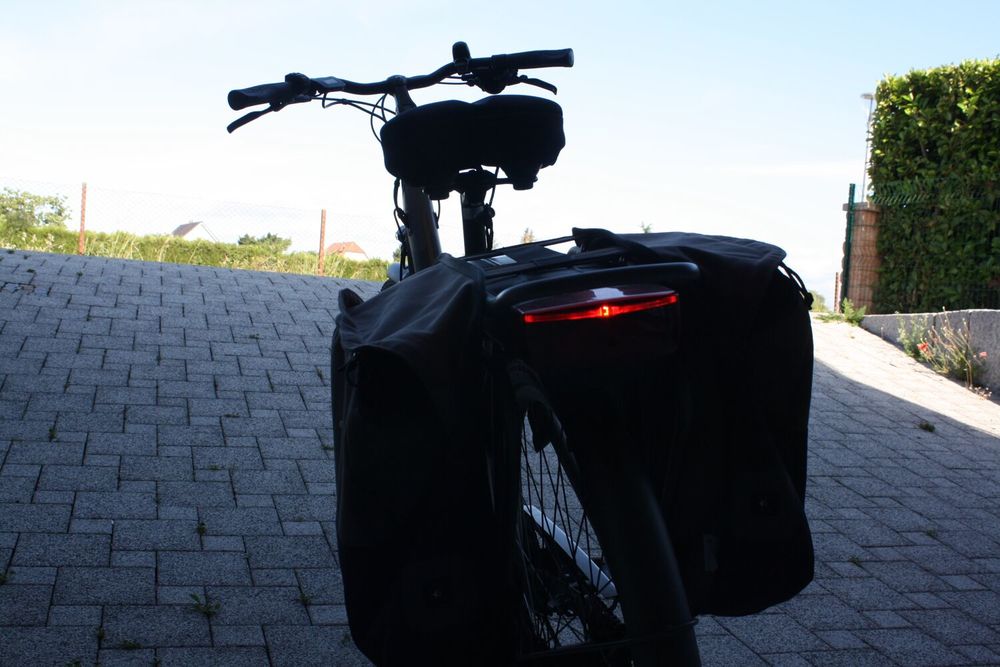 VTC &eacute;lectrique ROCKMACHINE M800 Vélos