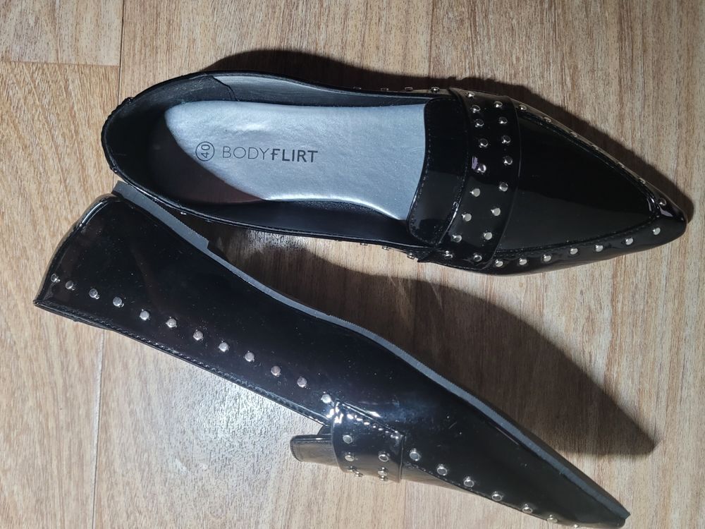 Mocassin cir&eacute; clout&eacute; &middot; Pointure 40 &middot; Neuf Chaussures