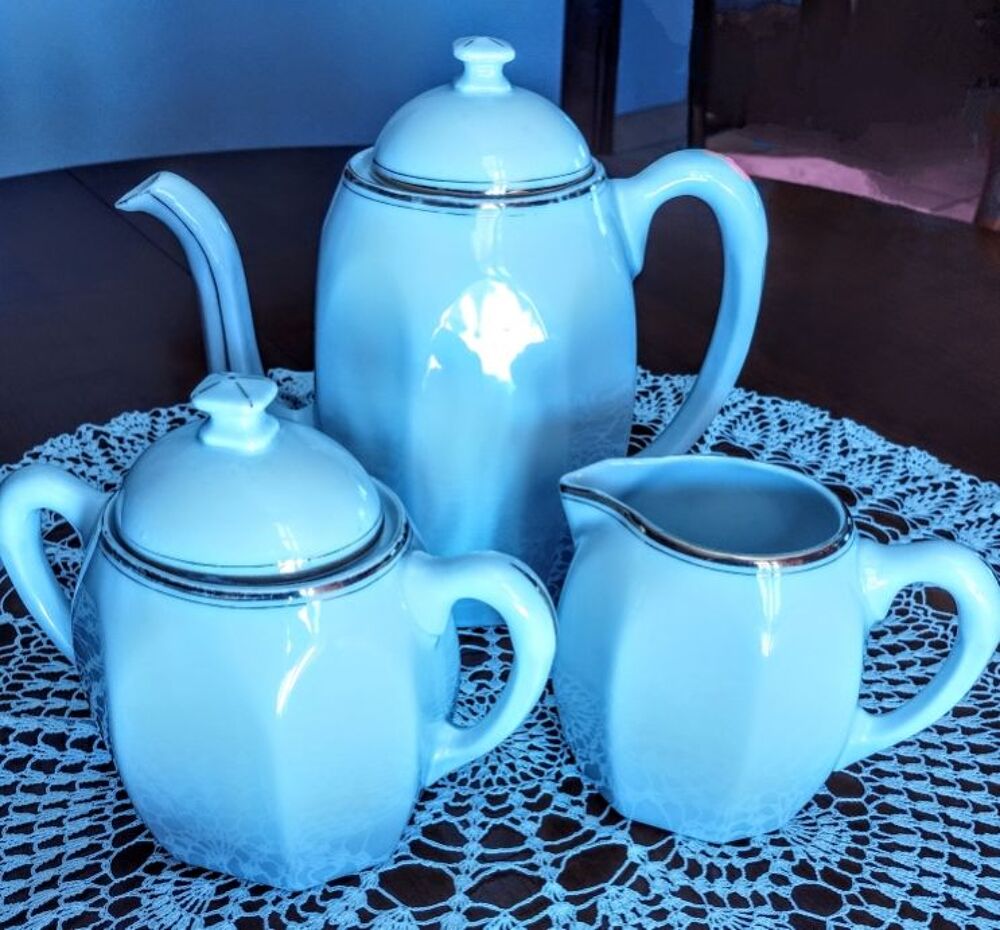 cafeti&egrave;re porcelaine:
Décoration